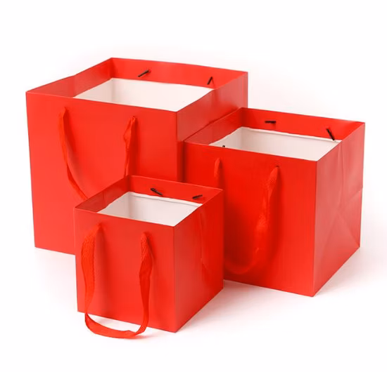 Borsa regalo in carta per la spesa di gioielli stampata personalizzata Borsa in carta regalo di lusso con logo abbronzante